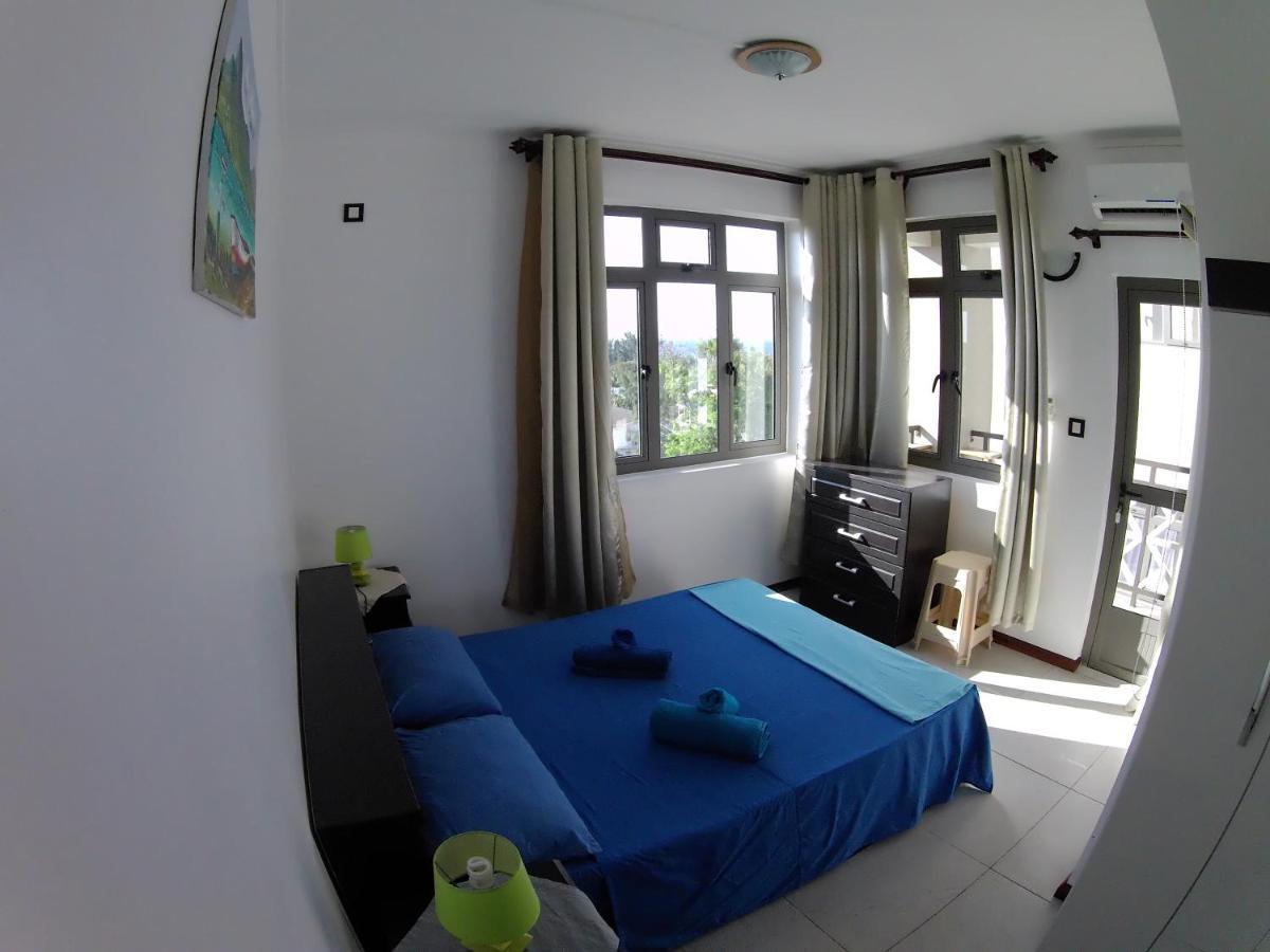 Luxor Appartement Flic en Flac Bagian luar foto
