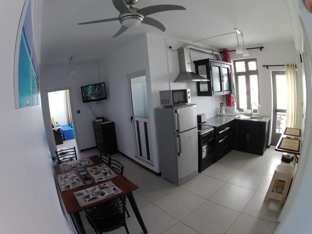 Luxor Appartement Flic en Flac Bagian luar foto