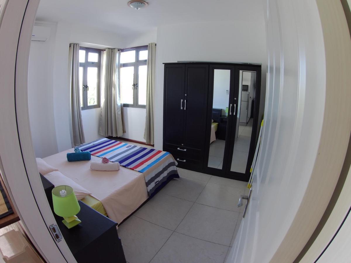 Luxor Appartement Flic en Flac Bagian luar foto